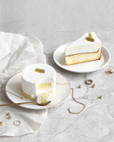 2022 05 Fresh Milk Honey Cake & White Cheese Mousse Cake